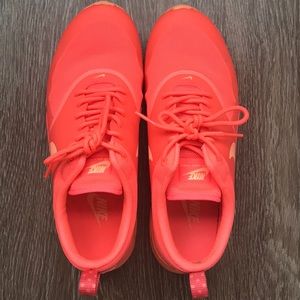 ❗️EXCELLENT CONDITION NEON AIR MAX THEA ❗️